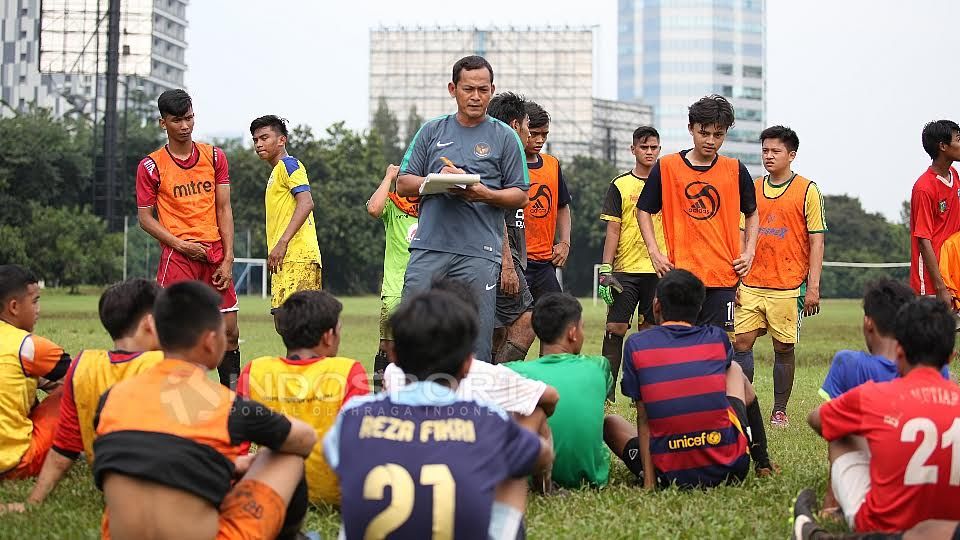 Latihan Timnas U-19. Copyright: © Herry Ibrahim/INDOSPORT